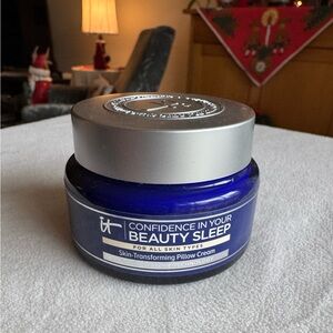 IT Cosmetics Night Cream in Blue Jar with Silver Lid